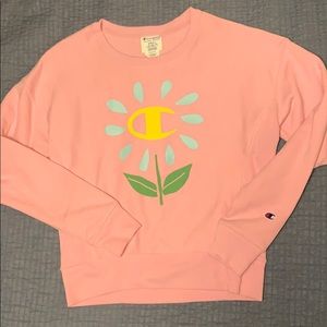 Champion reverse weave small, pink daisy flower